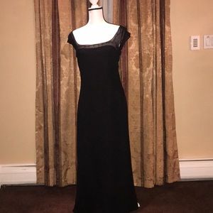 🆕Black evening dress with black detailing